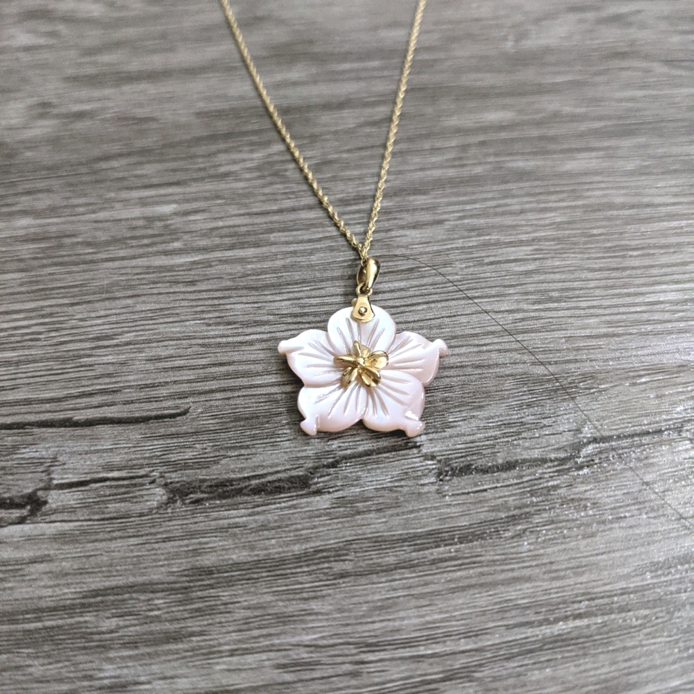 Hawaiian flower necklace - Picture 5 of 8